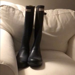 Hunter Navy Rain Boots (Wm. 11) (Never Worn)